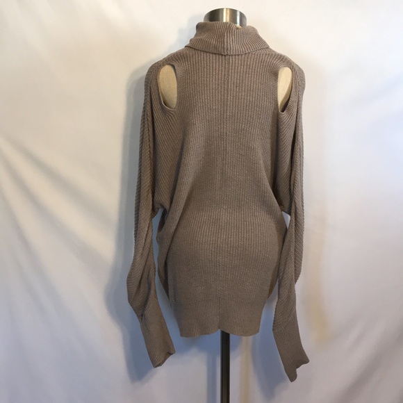 Brand: Ella Moss.  Size medium.  Lavender purple sweater - Picture 4 of 9